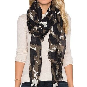 NWT DVF CASHMERE BLACK AND GREY SCARF